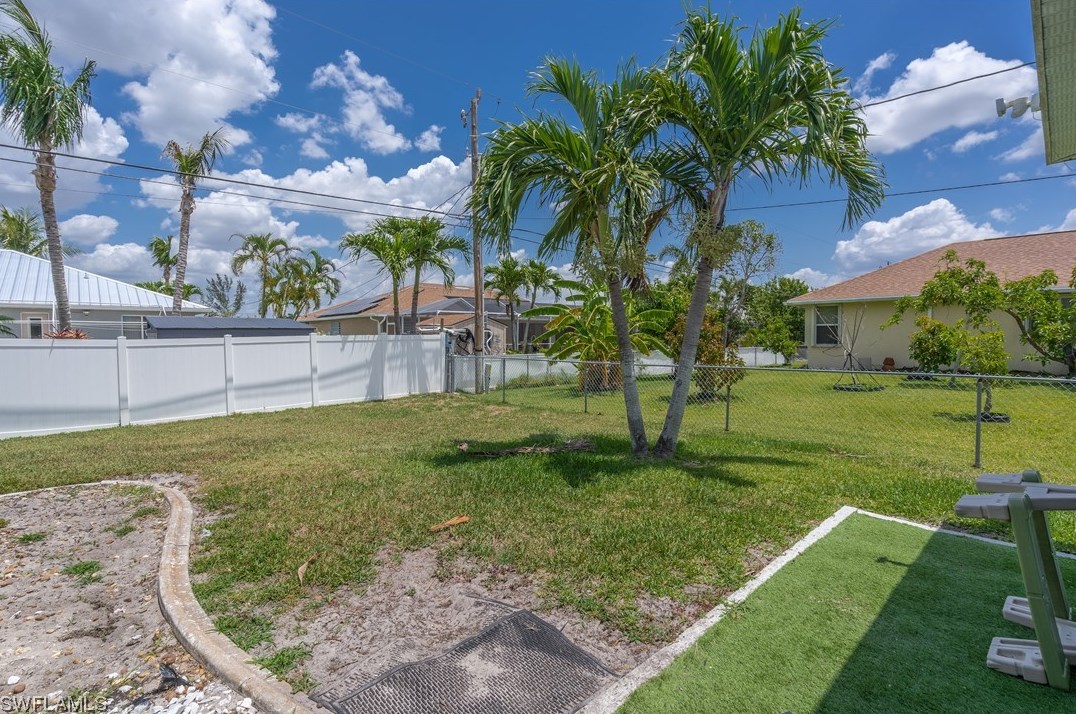 2027 30th Ter, Cape Coral FL  33914-3967 exterior