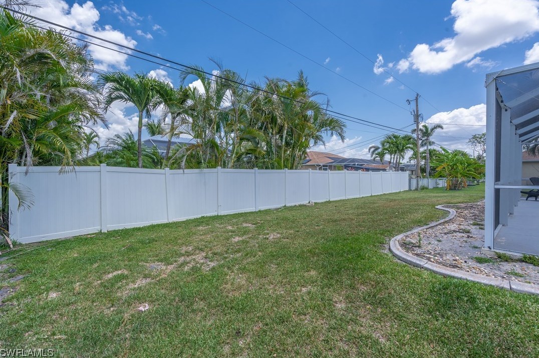 2027 30th Ter, Cape Coral FL  33914-3967 exterior