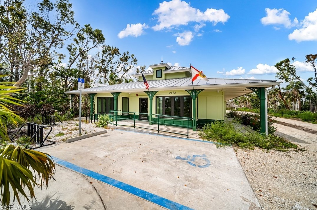 2422 Periwinkle Way, Sanibel, FL 33957