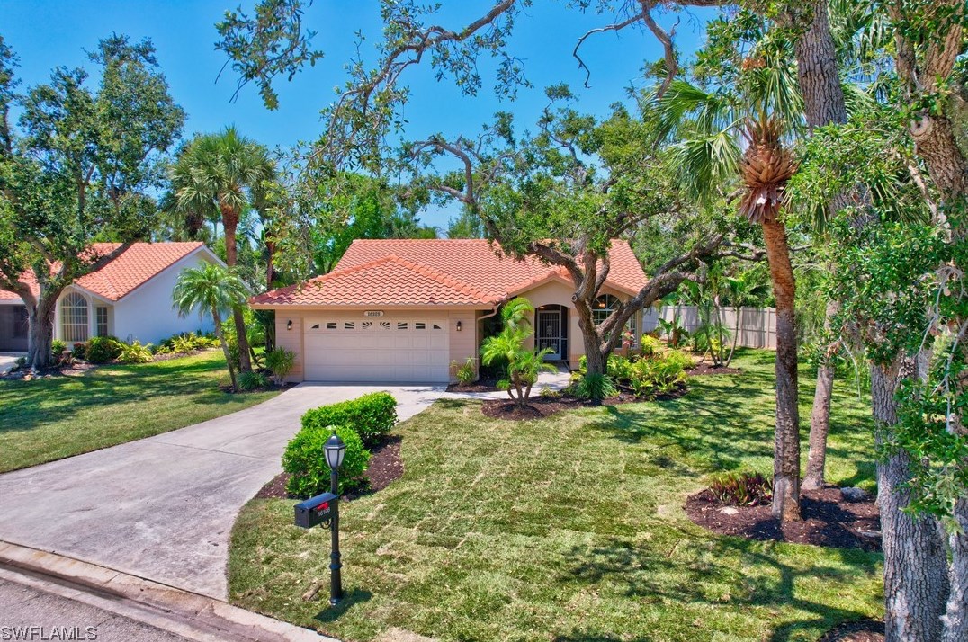 16108 Kelly Woods Dr, Fort Myers, FL 33908-3149