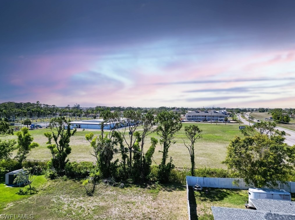 738 7th Ter, Cape Coral, FL 33909-2079