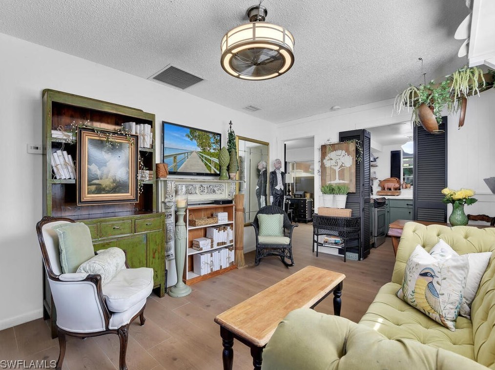 849 Courtington Ln, Fort Myers, FL 33919-3201