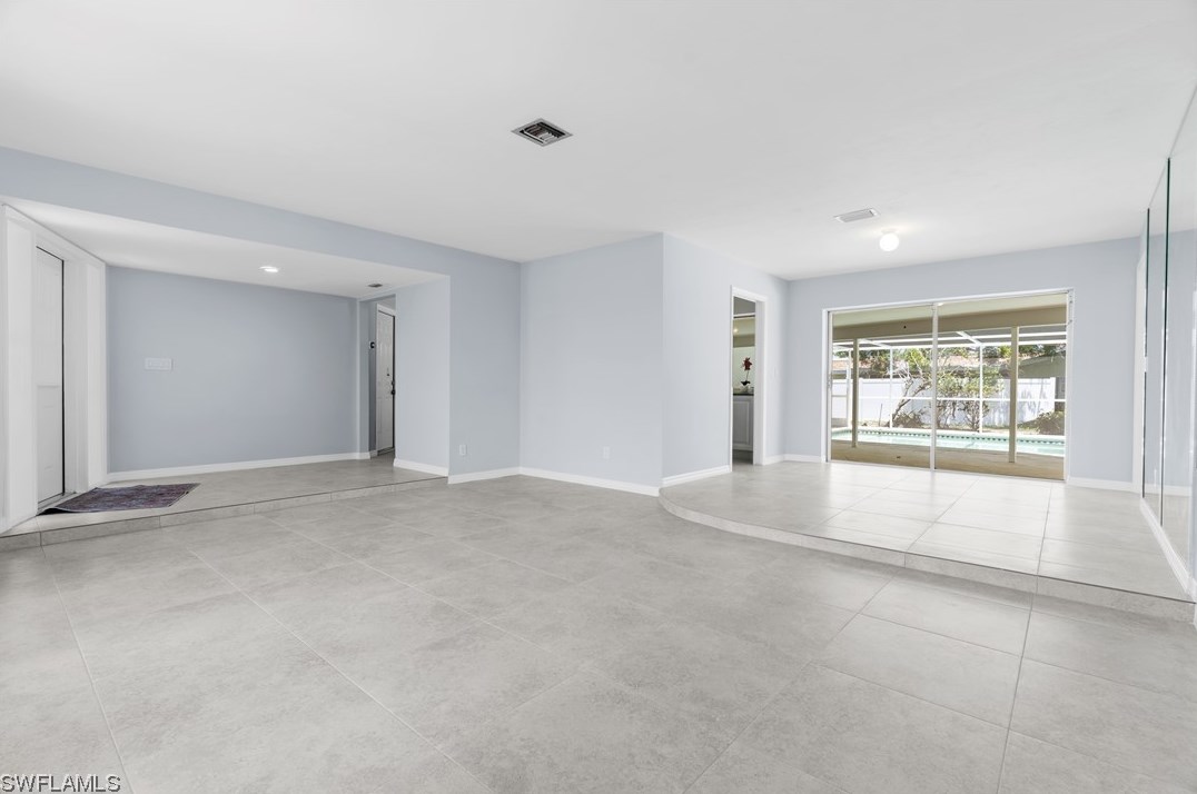 251 45th Ter, Cape Coral, FL 33904-8451