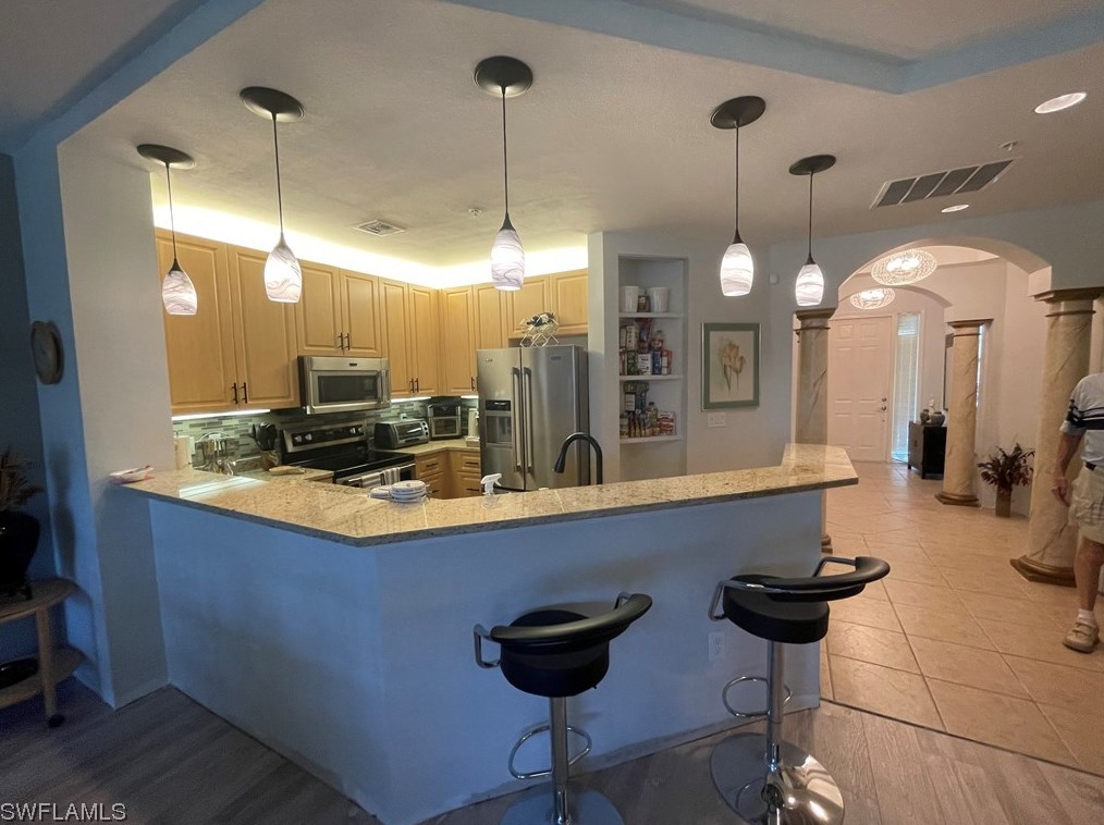 15250 Riverbend Blvd, Fort Myers, FL 33917-3127