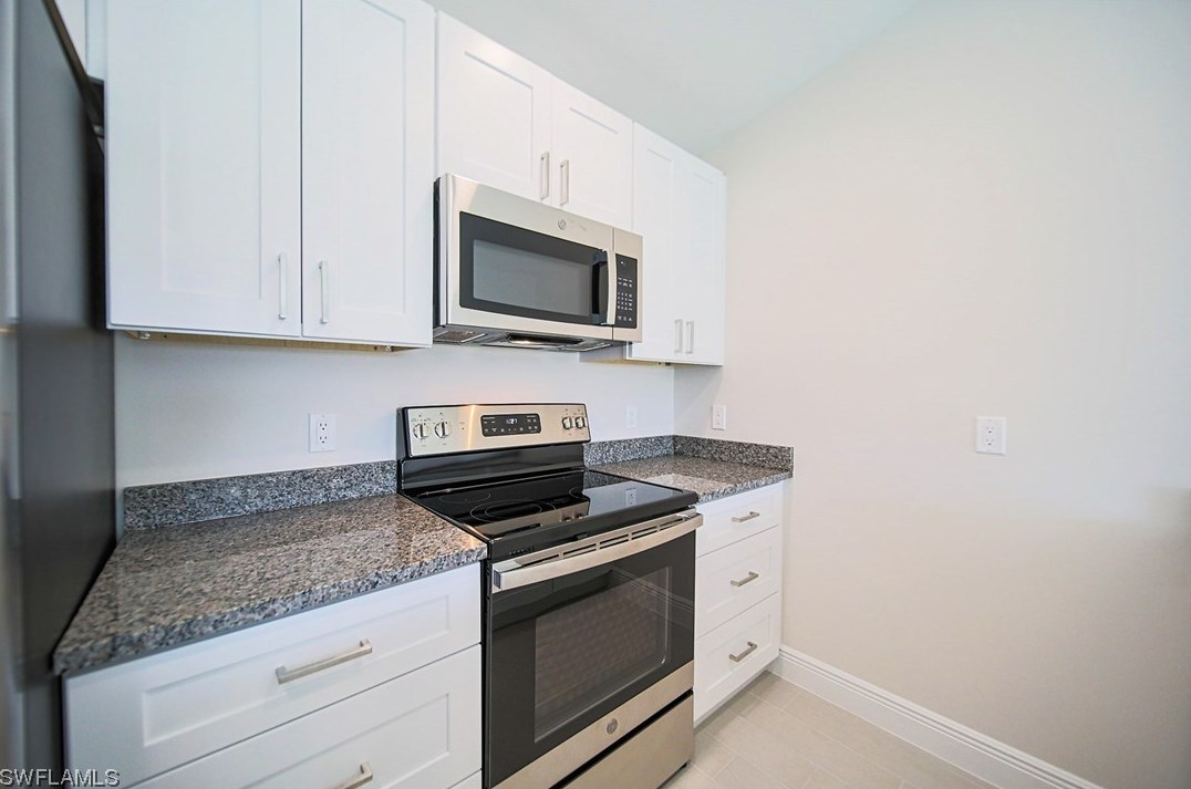 226-228 Pullman St, Lehigh Acres, FL 33974