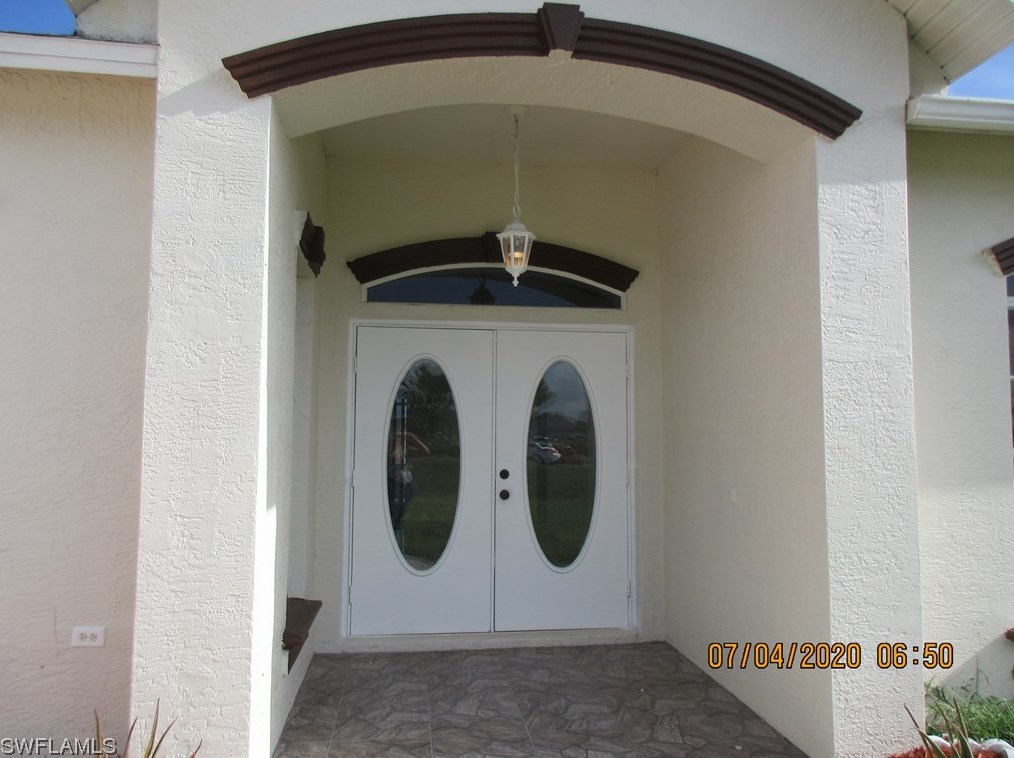 918 13th St, Cape Coral FL  33909-1411 exterior