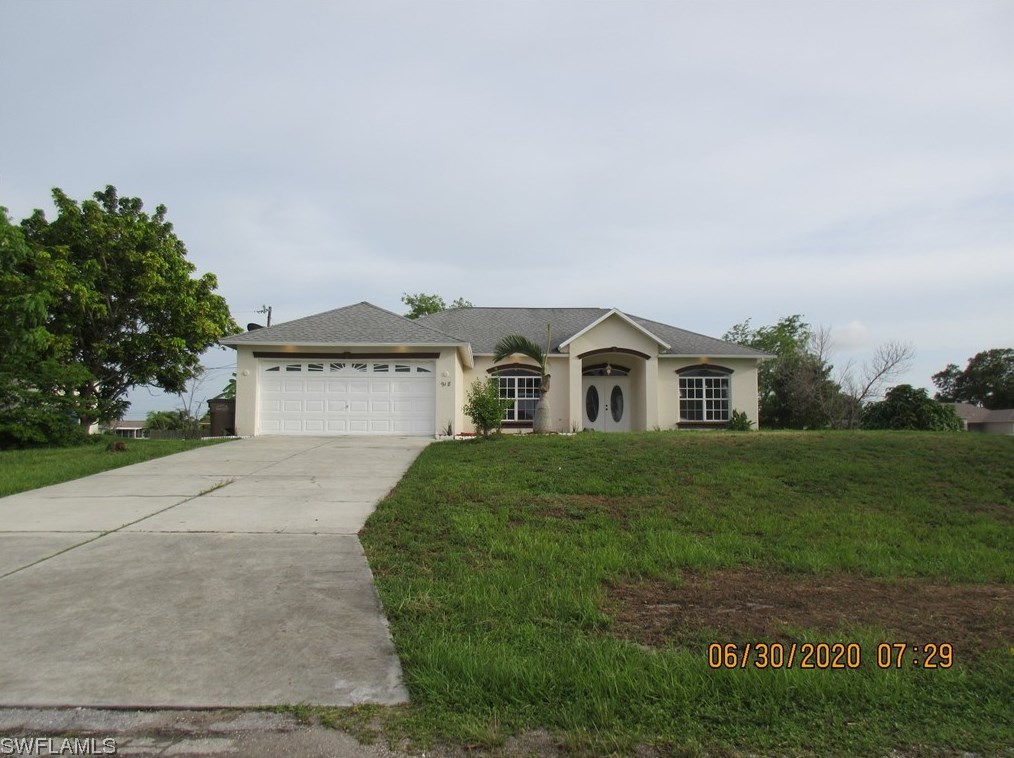 918 13th St, Cape Coral FL  33909-1411 exterior