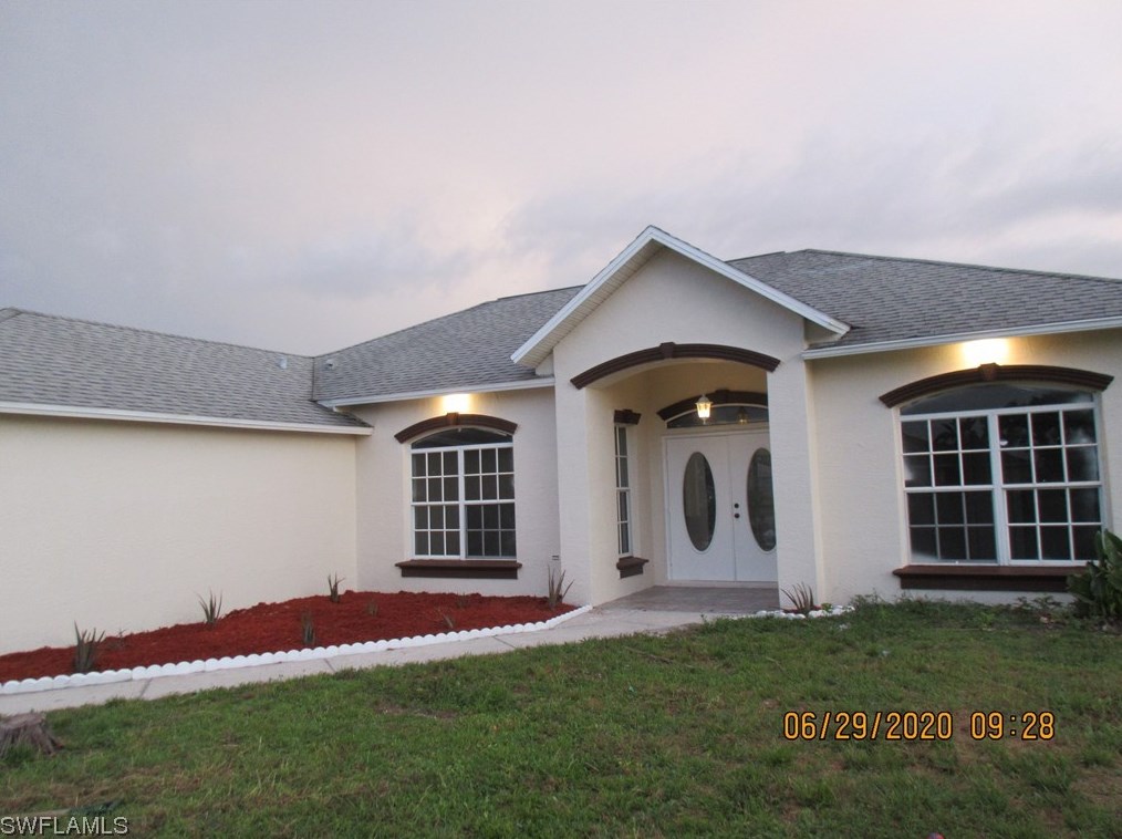 918 13th St, Cape Coral FL  33909-1411 exterior