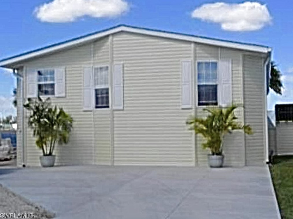 71 Nancy Ln, Fort Myers Beach, FL 33931