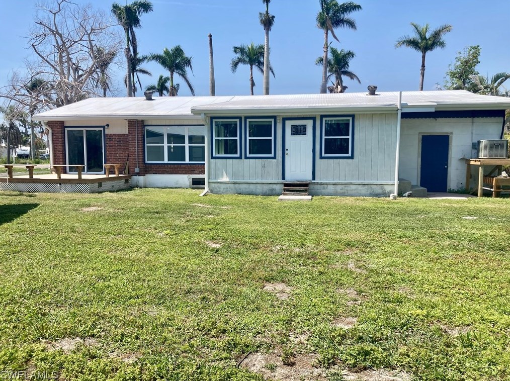 13041 Point Breeze Dr, Fort Myers, FL 33908-3703