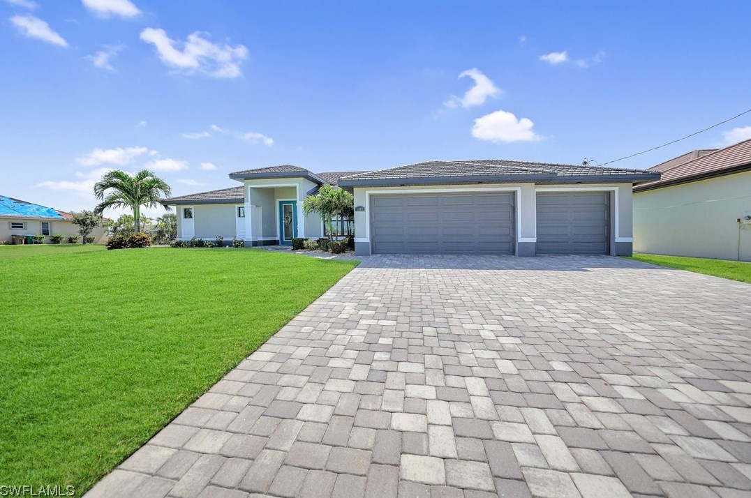 1807 38th Ave, Cape Coral, FL 33993-3576