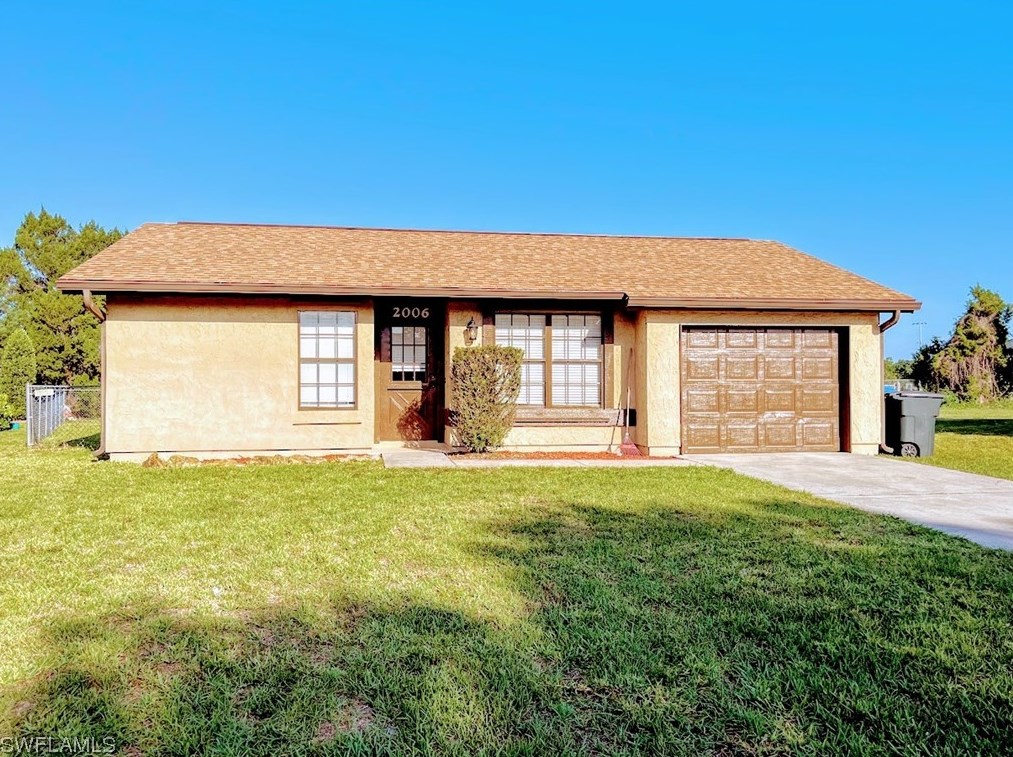 2006 Showboat Ln, Labelle, FL 33935