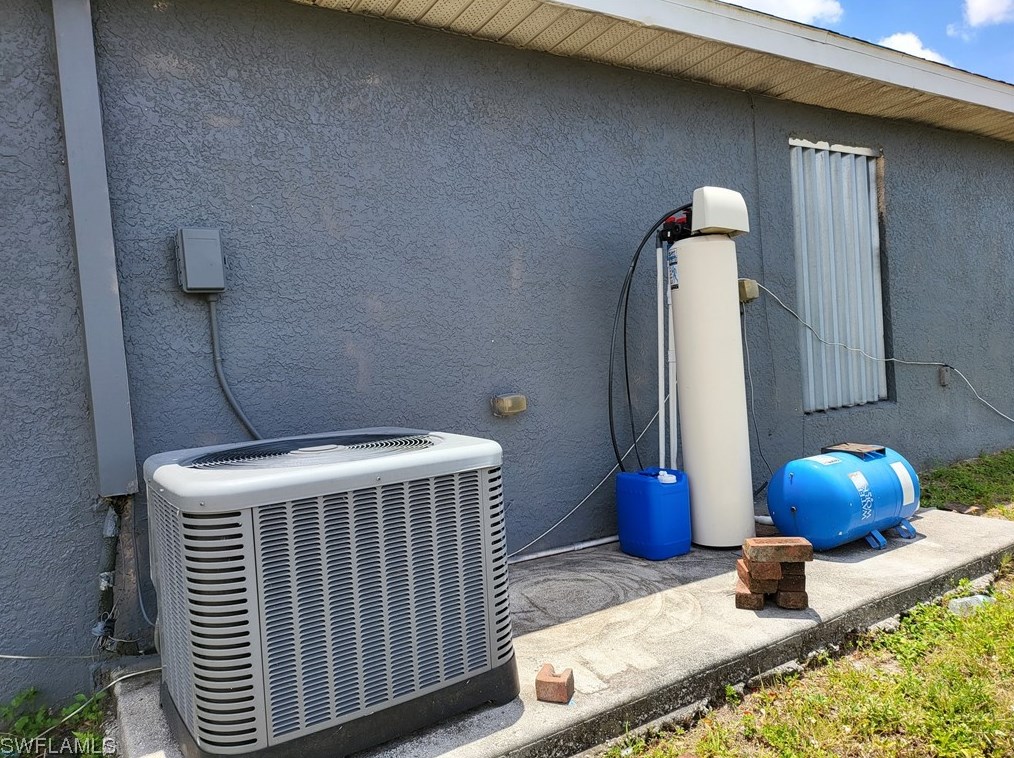 2118 Ne 22nd Pl, Cape Coral, FL 33909
