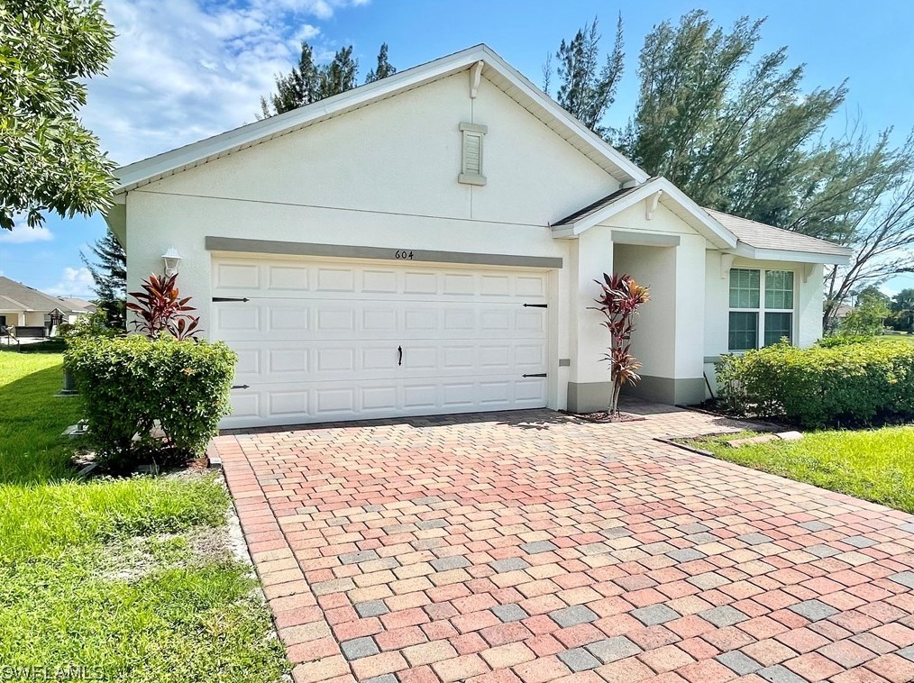 604 Sw 26th St, Cape Coral, FL 33904