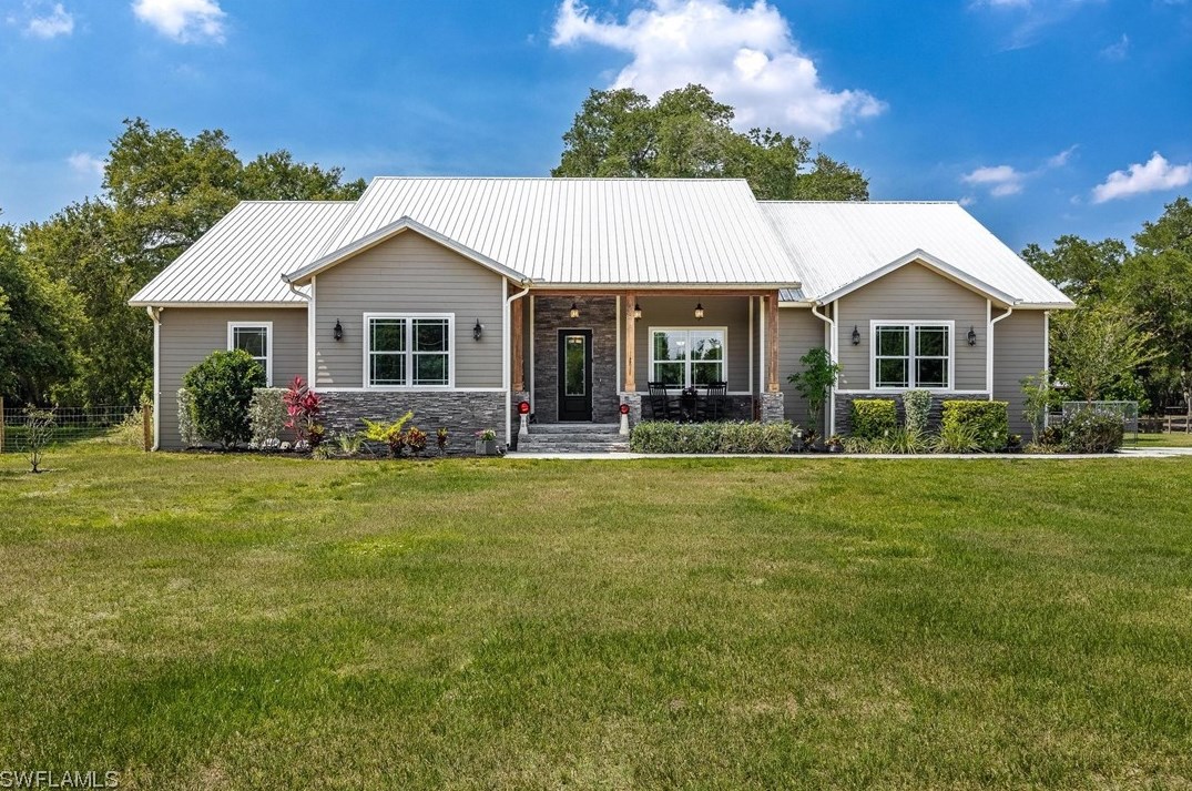 1566 Winchester Ave, Labelle, FL