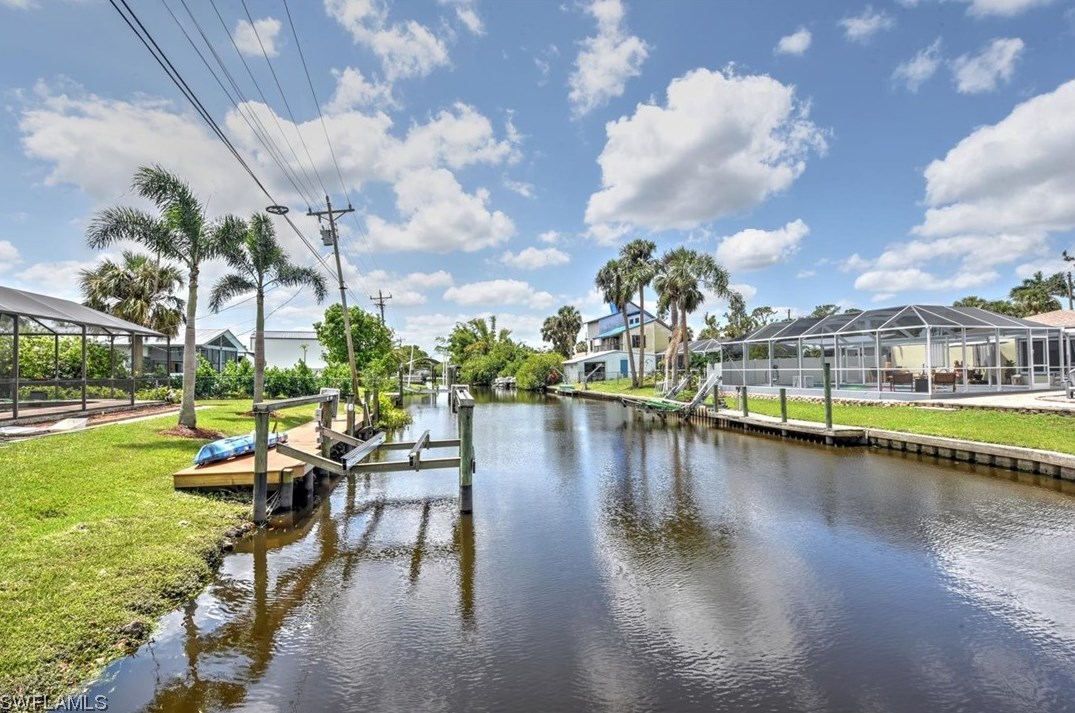 2323 Club House Rd, Fort Myers, FL 33917-2525
