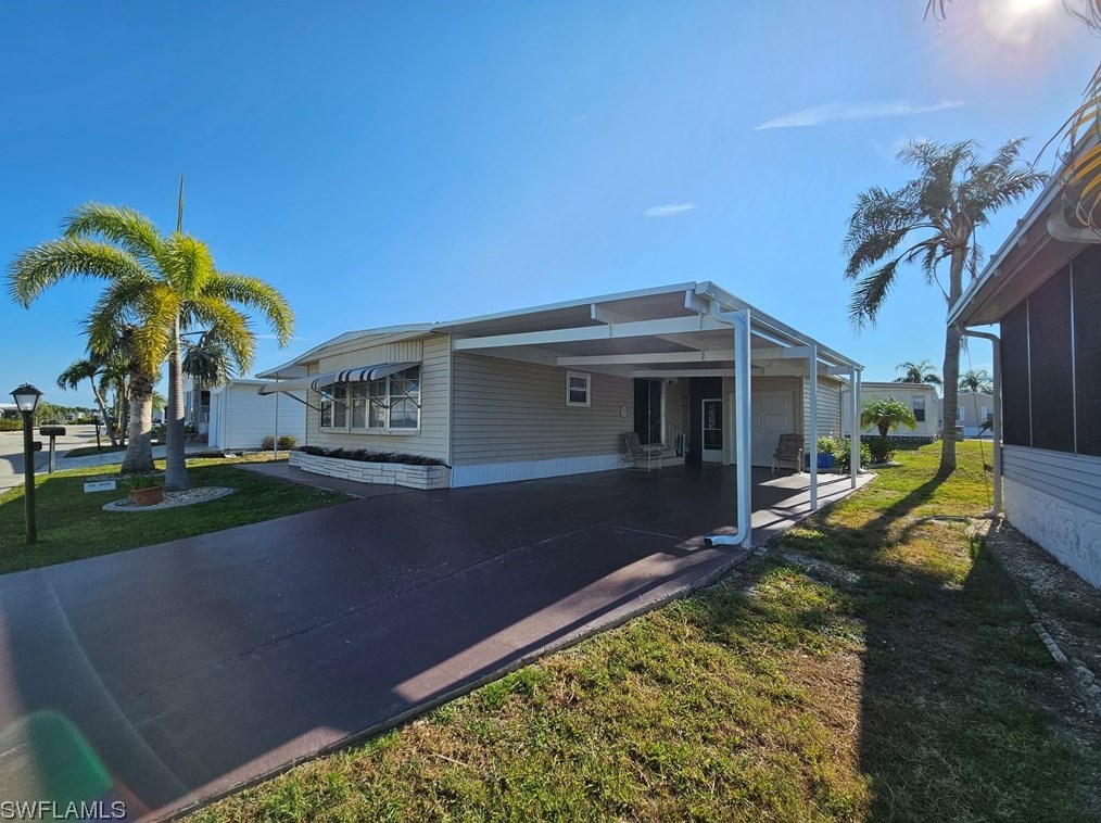 560 Hogan Dr, Fort Myers, FL 33903-2610