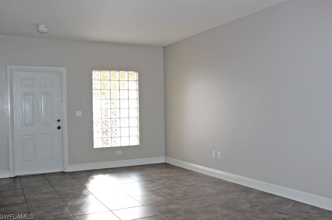 4110 Castilla Cir Apt 102, Fort Myers, FL 33916