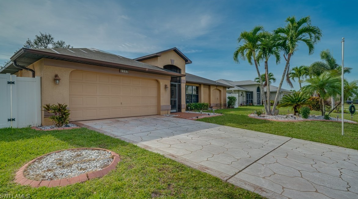 2103 Se 8th Ave, Cape Coral, FL 33990