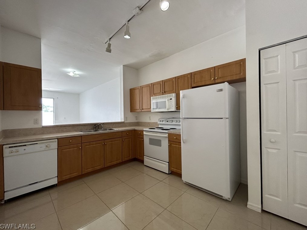 3637 Pine Oak Cir #105, Fort Myers, FL 33916