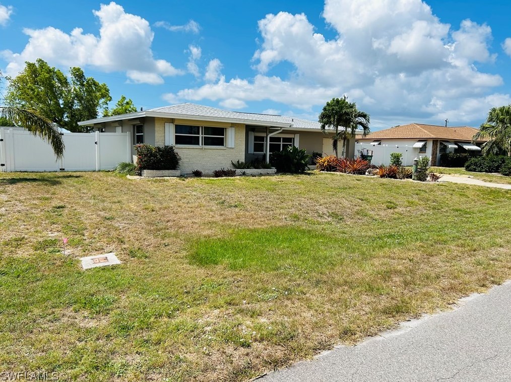 710 Se 42nd Ln, Cape Coral, FL 33904