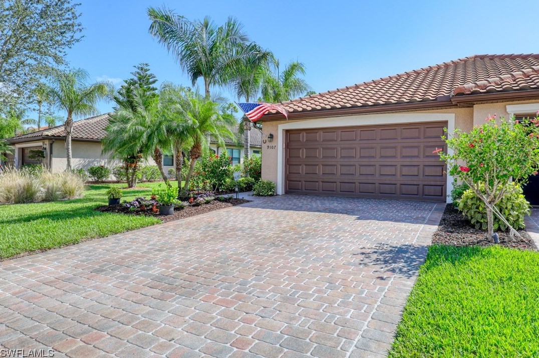 9107 Water Tupelo Rd, Fort Myers, FL 33912-9009