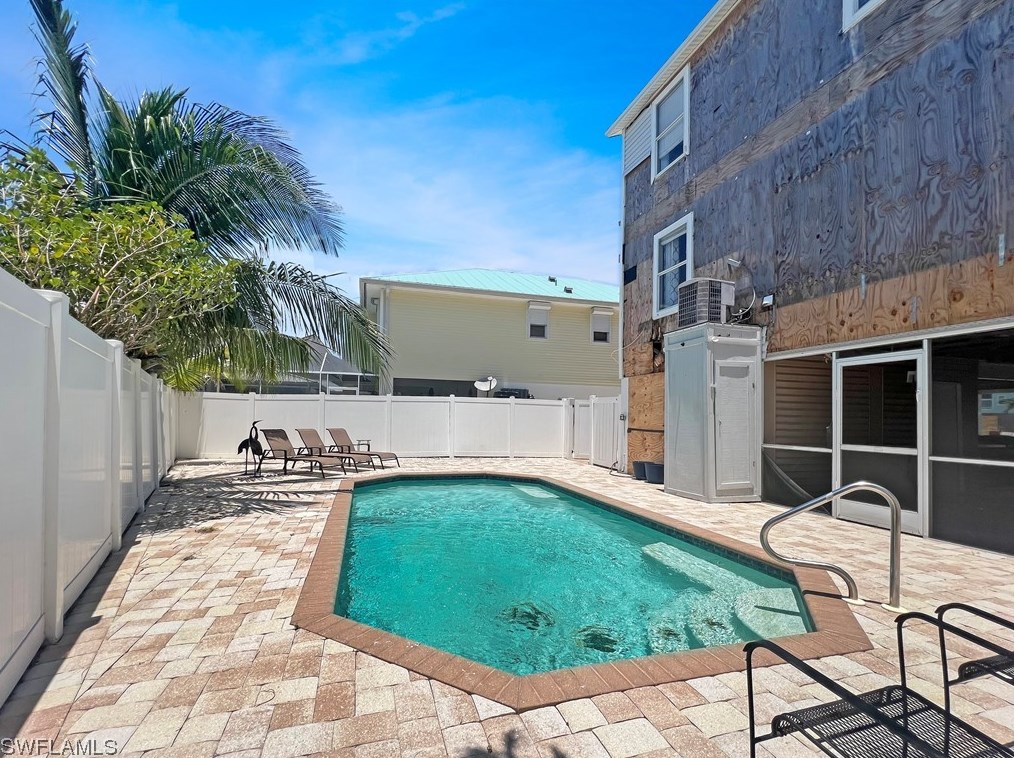 235 Miramar St, Fort Myers Beach, FL 33931