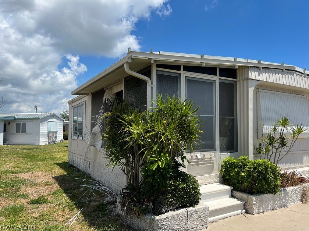 128 Dawn St, Fort Myers, FL 33908-3406