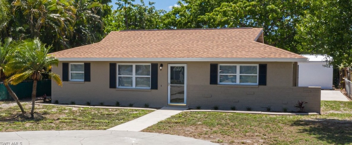 7436 Pine Dr, Fort Myers, FL 33967