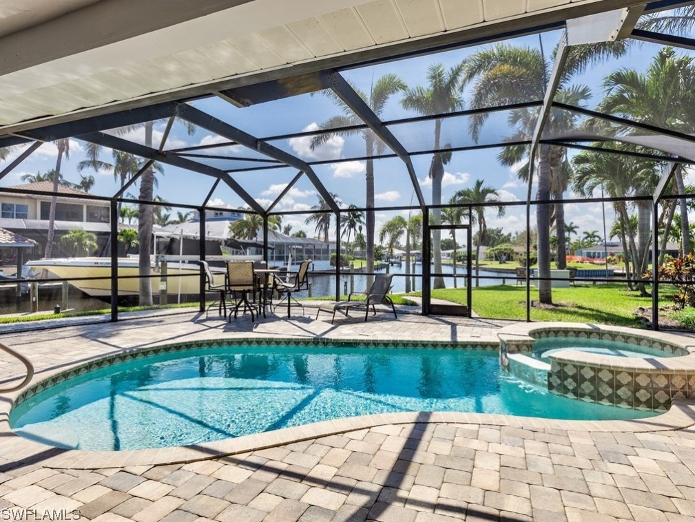 424 Parkway Ct, Fort Myers, FL 33919-3118