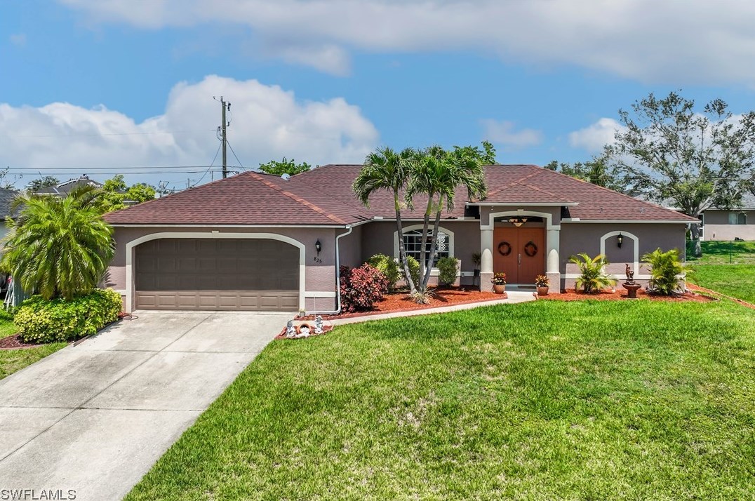 825 6th Pl, Cape Coral, FL 33909-2062
