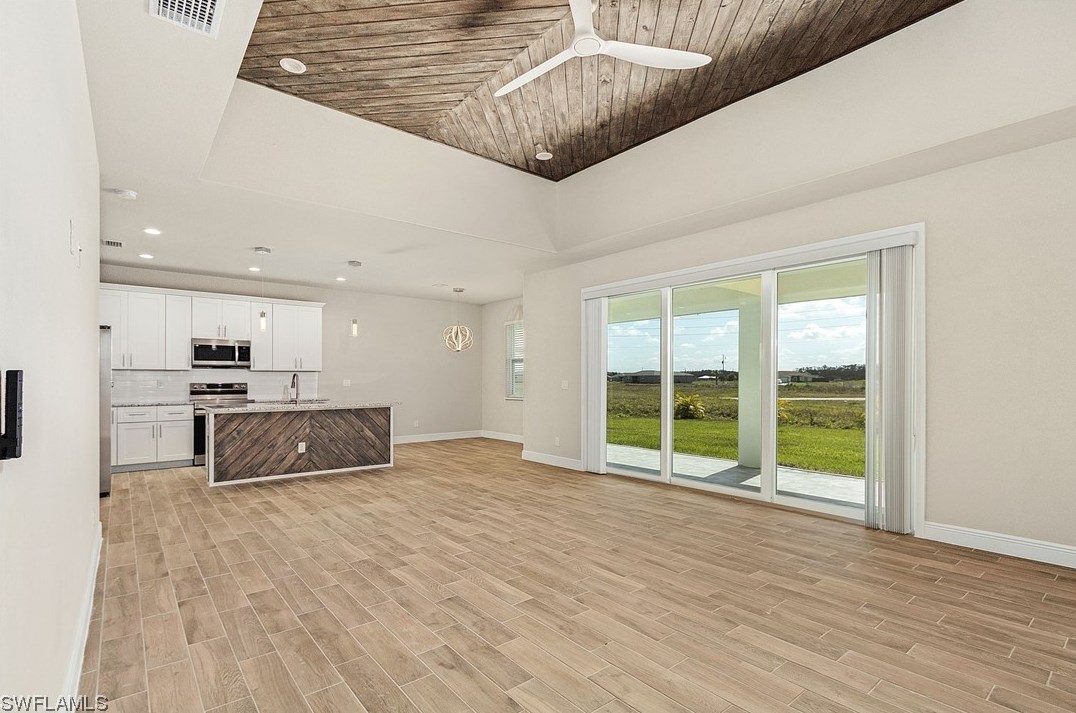 1186 Solar Ct, Labelle, FL 33935