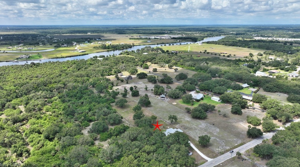 23170 N River Rd, Alva, FL 33920