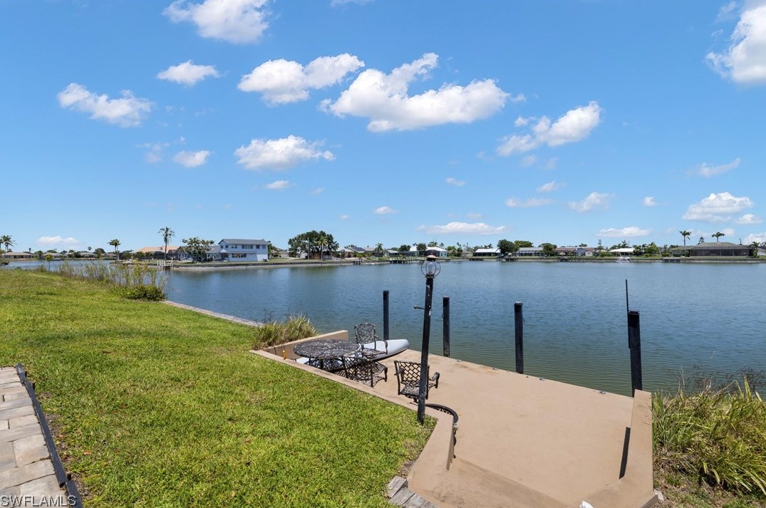 1107 Se 1st Ter, Cape Coral, FL 33990