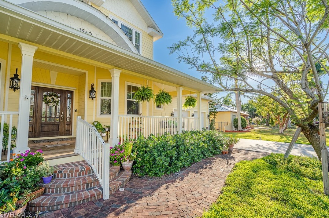 1860 Ardmore Rd, Fort Myers, FL 33901-4916