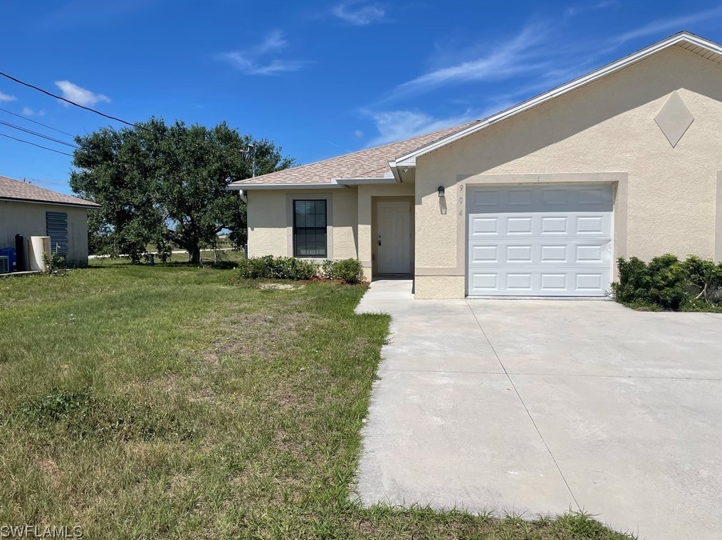 904 Nelson Rd N, Cape Coral, FL 33993