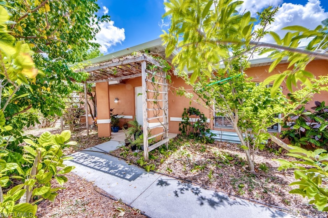 2833 Nw 4th Ave, Cape Coral, FL 33993