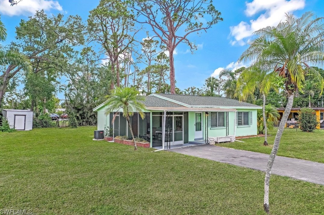 2244 Williams Dr, Fort Myers, FL 33901-7247