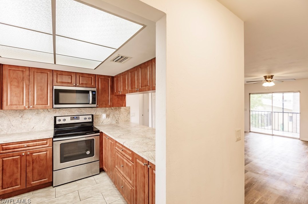 608 6th St, Cape Coral, FL 33990-1153