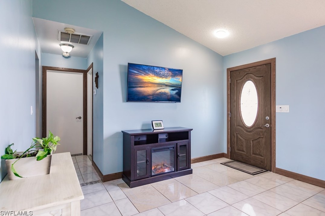 1102 8th Ter, Cape Coral, FL 33909-3126