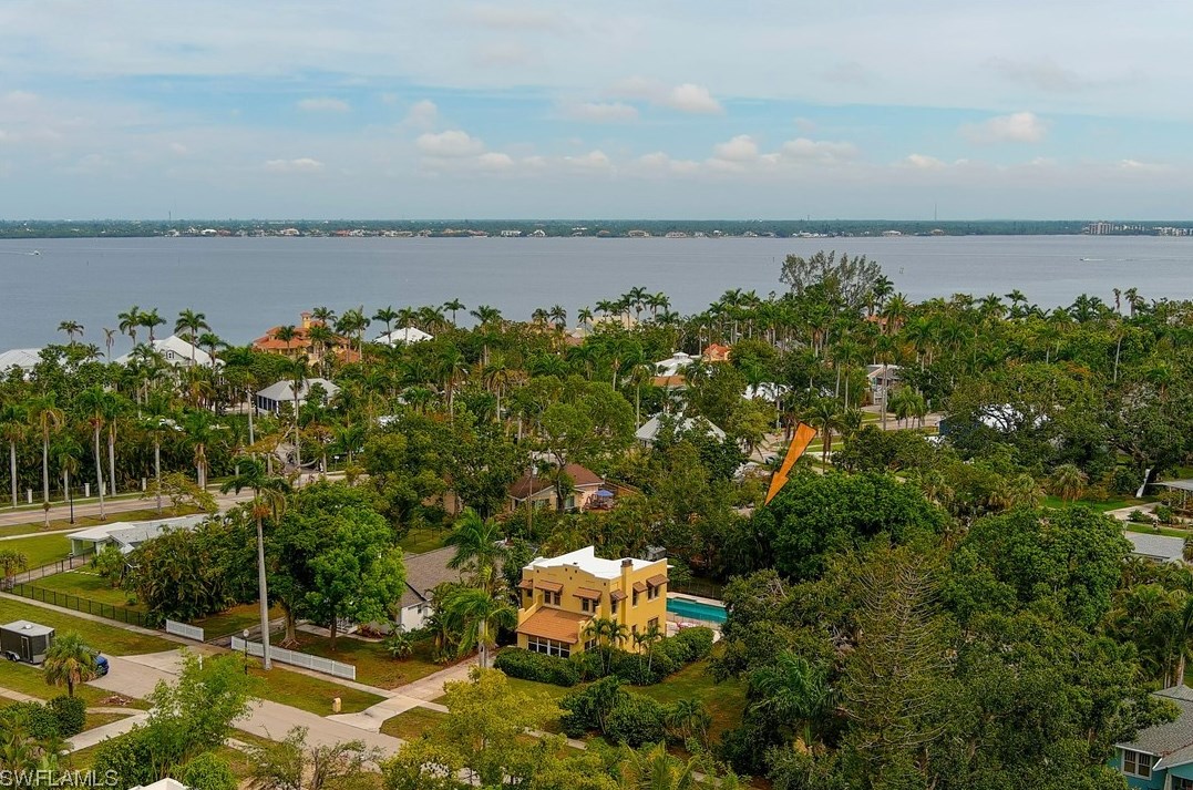 1441 Poinciana Ave, Fort Myers, FL 33901-5926