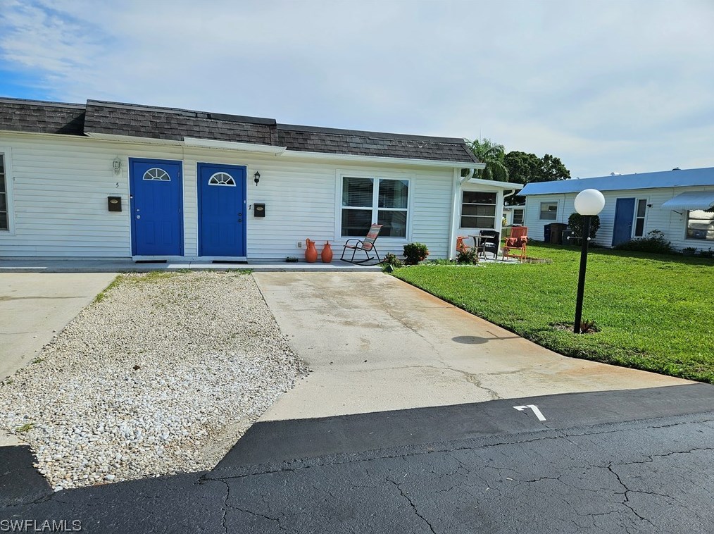 7 Tangerine Ct, Lehigh Acres, FL 33936