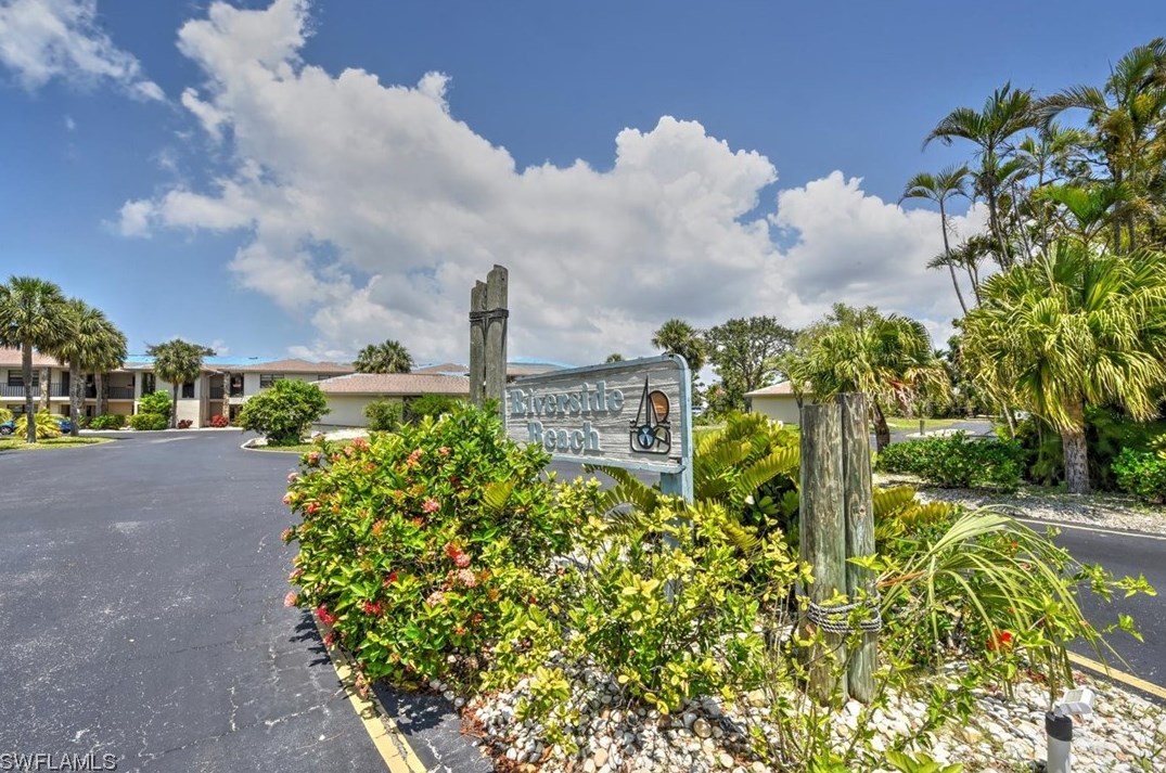 12498 Riverside Dr #207, Fort Myers, FL 33919