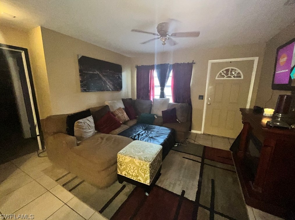 2656 Dr Ella Piper Way, Fort Myers, FL 33916-2615