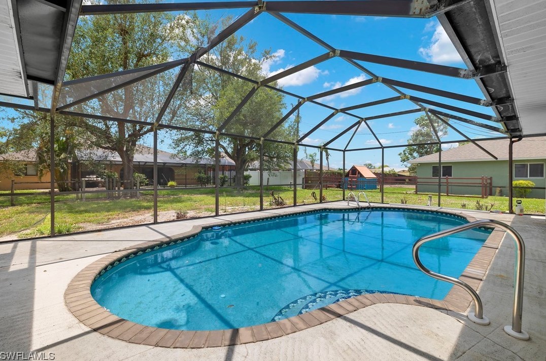 2322 8th Ter, Cape Coral, FL 33990-2783