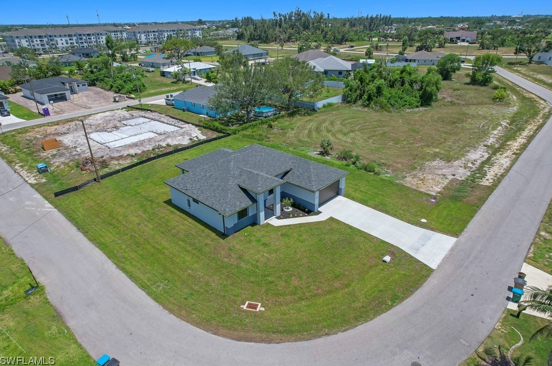 125 9th Pl, Cape Coral, FL 33909-2676