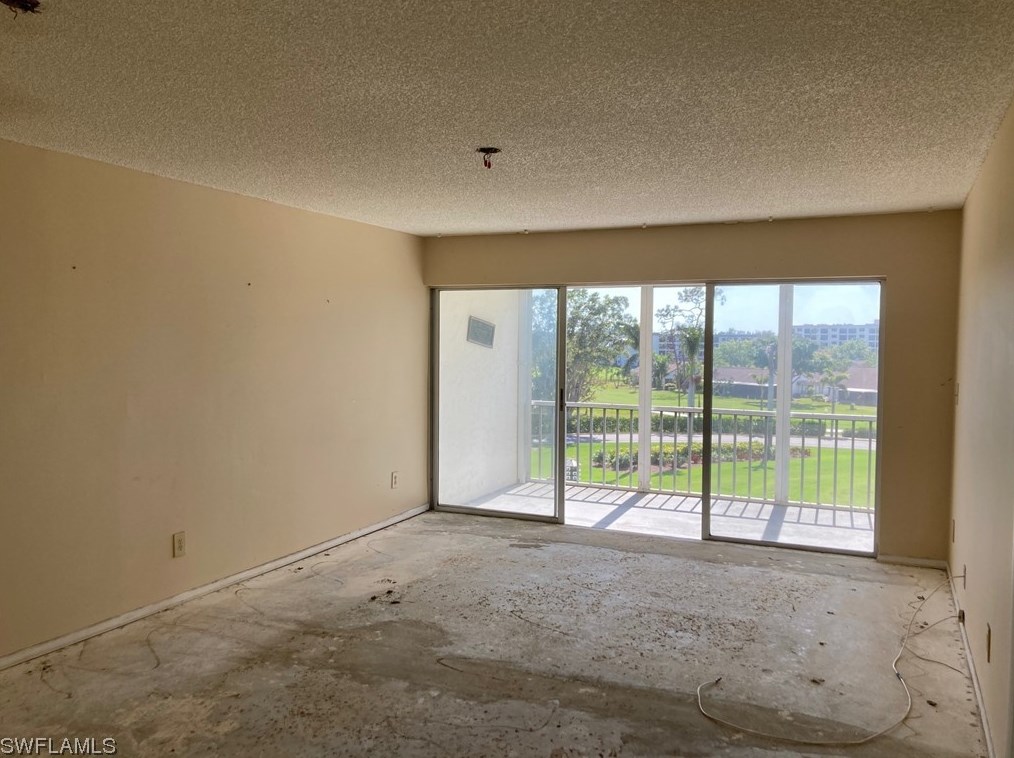 6220 Augusta Dr #414, Fort Myers, FL 33907