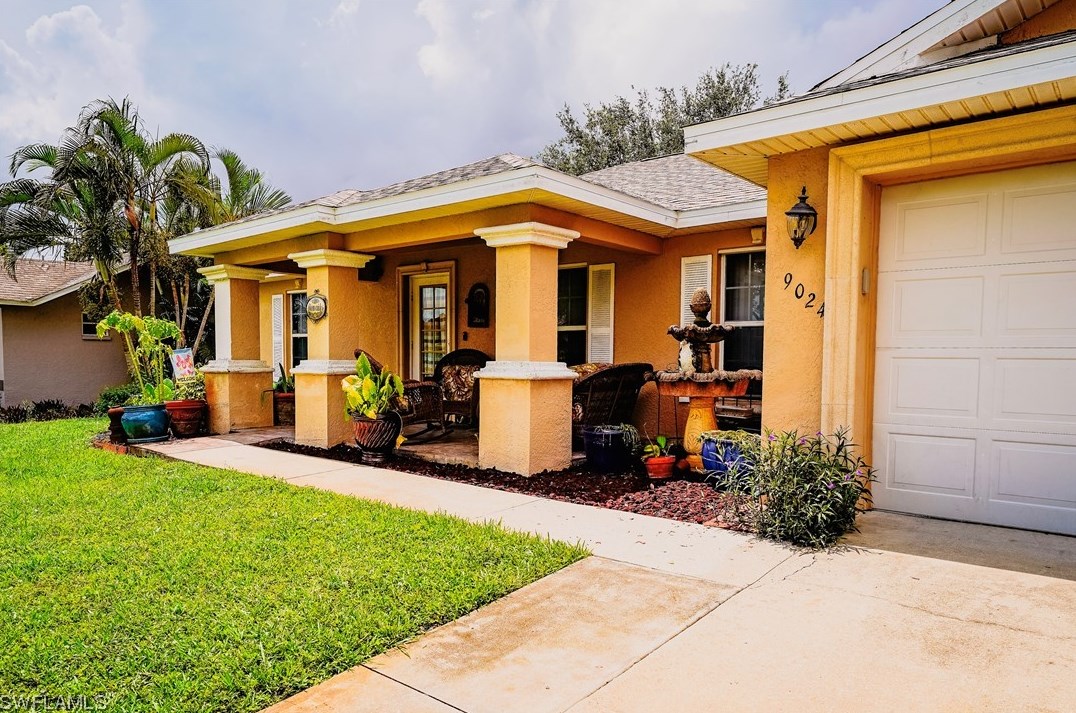 9024 Morris Rd, Fort Myers, FL 33967-3285