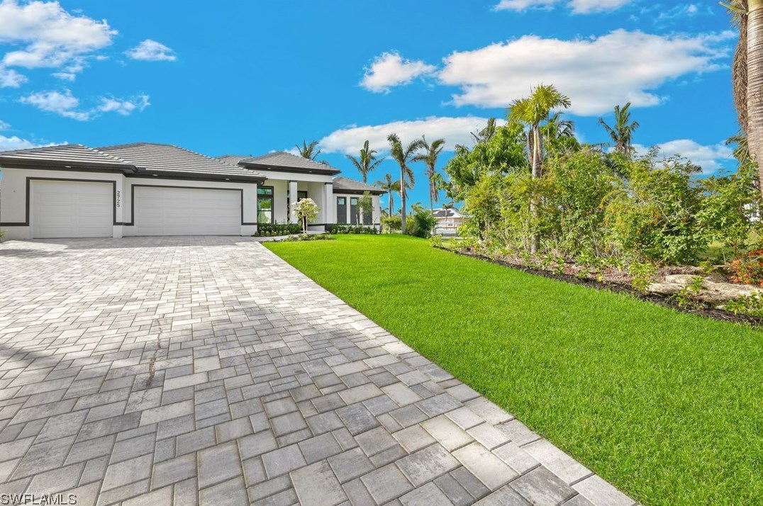2725 35th Ln, Cape Coral, FL 33914-4843