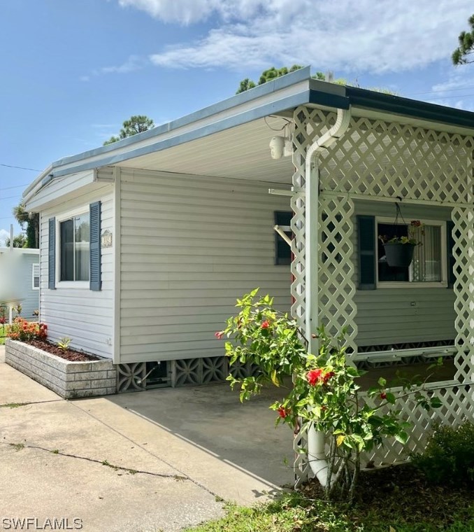832 Hollyberry Ct, Fort Myers, FL 33917-7404